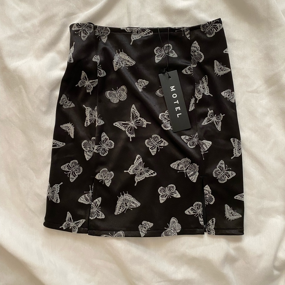 NWT Motel mini skirt butterfly print